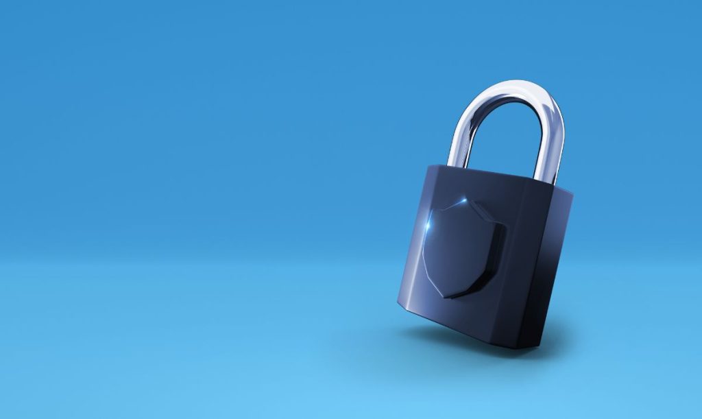 Lucchetto chiuso su sfondo azzurro e blu